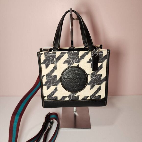 COACH CJ623 Dempsey Tote 22 Canvas & Leather Houndstooth Print Patch Cream - Picture 1 of 6